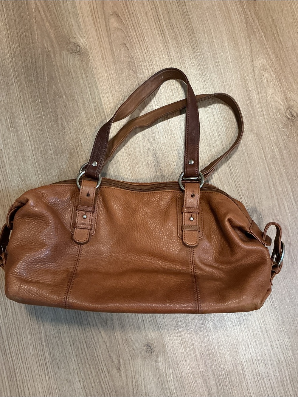 Soprano tan leather shoulder bag